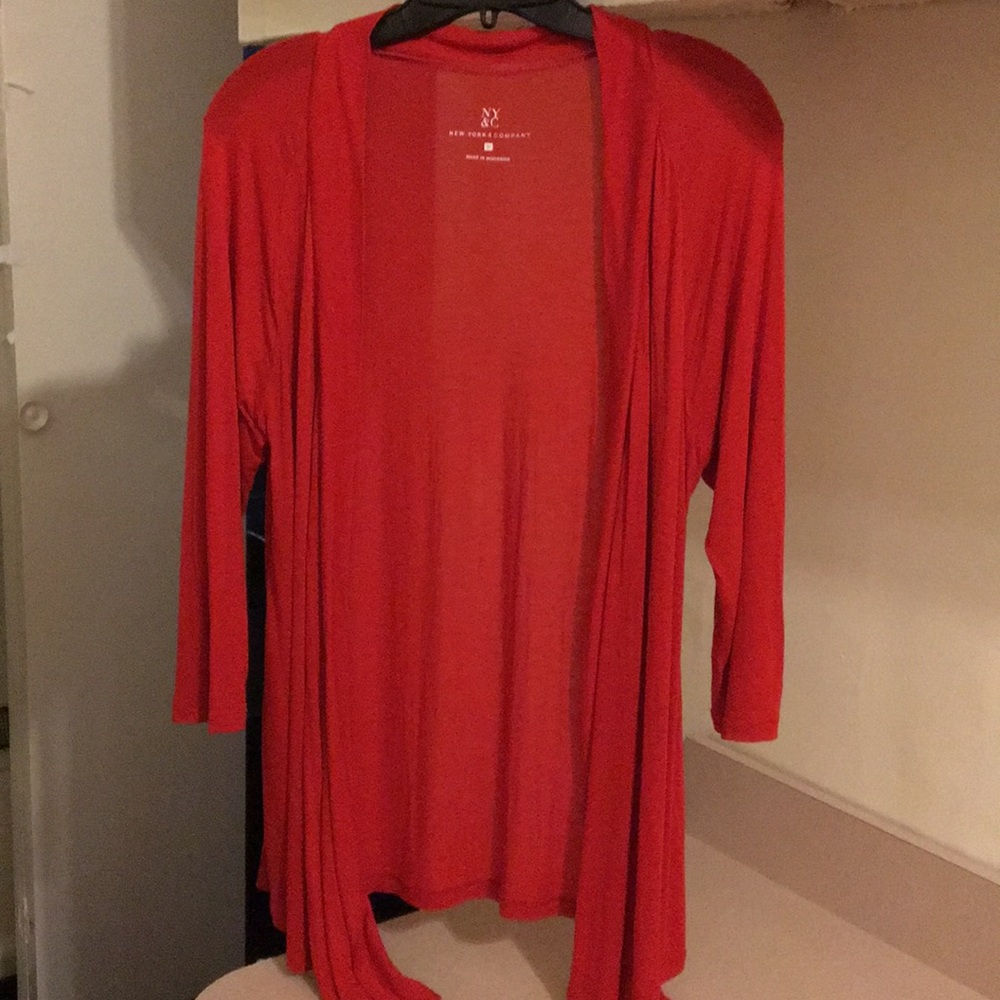 Red lightweight material sweater